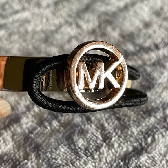 Michael Kors Stretch Bracelet - Picture 1 of 7